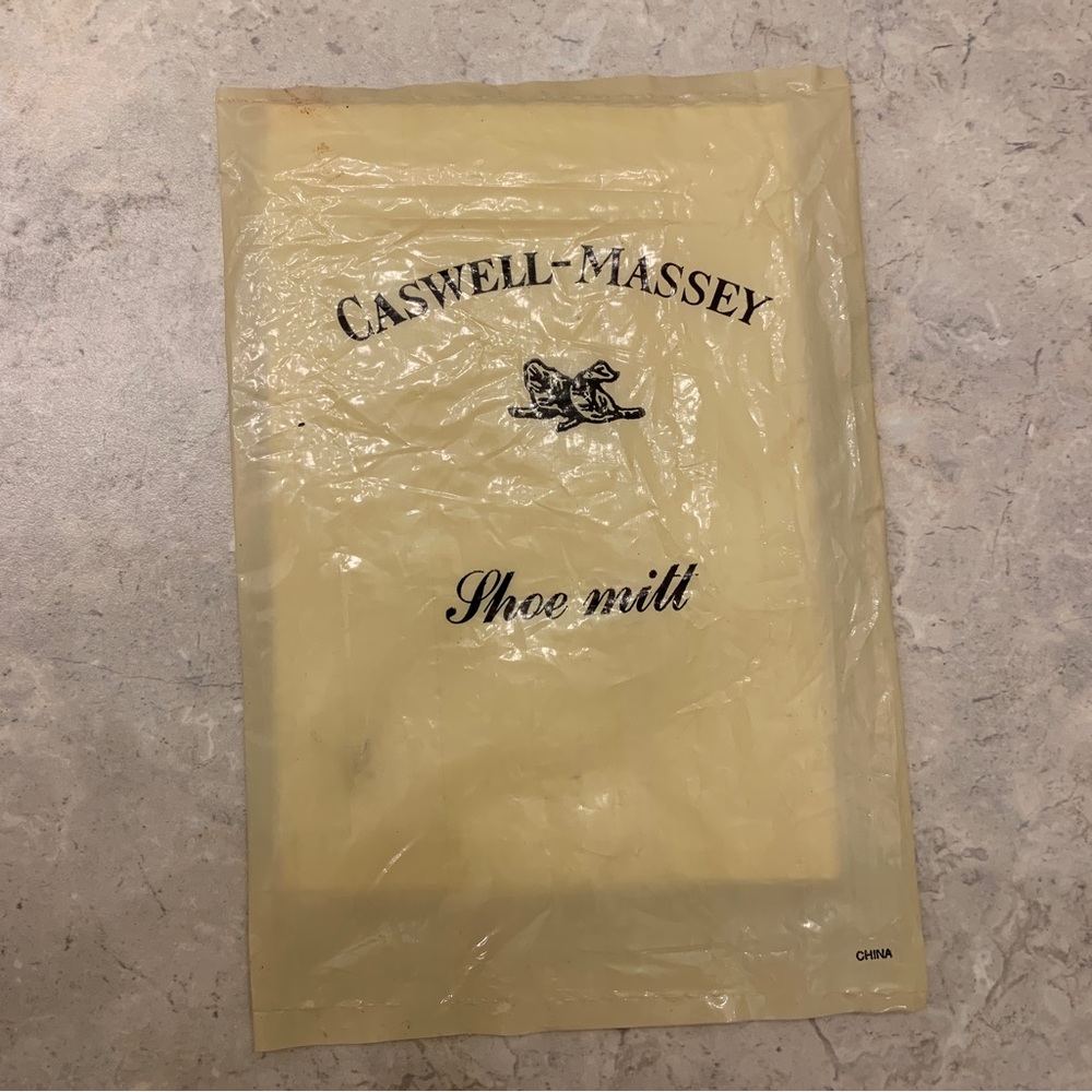 Free item: Caswell-Massey shoe mitt
